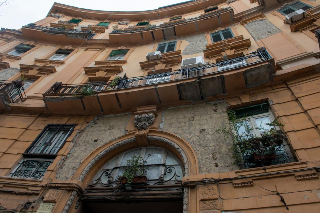 Bed and Breakfast Vivi A Napoli Экстерьер фото