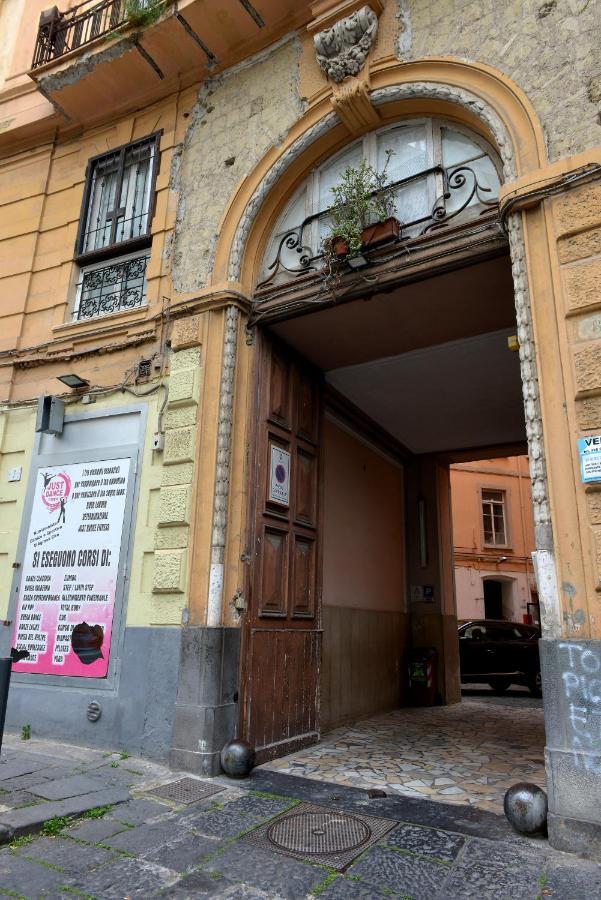 Bed and Breakfast Vivi A Napoli Экстерьер фото